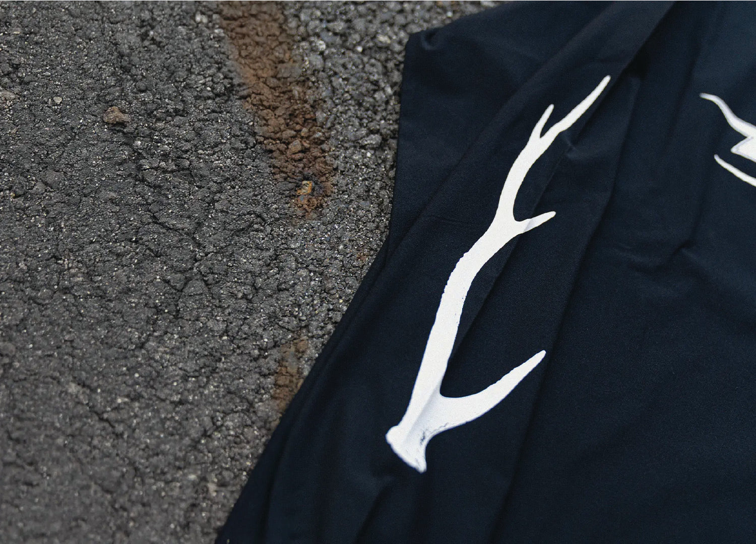 DRT x ELECTRIC TROPHY SHOT DRY L/S TEE